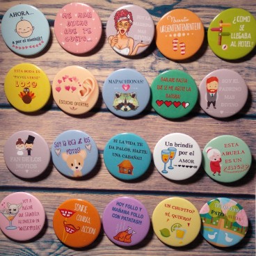 chapas para bodas invitados ilustrados 3